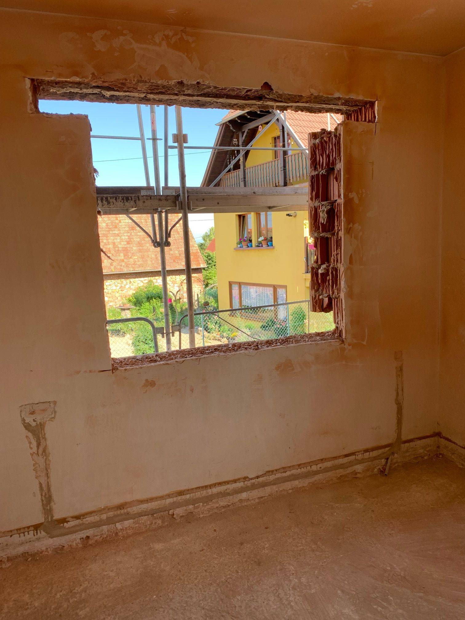 Comment créer des ouvertures dans les murs de sa maison sans risque ? Bischheim